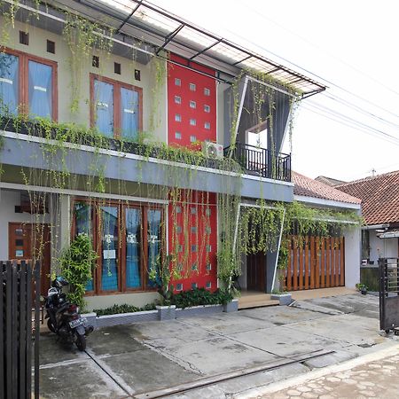 Reddoorz Near Hartono Mall Kejayan Eksteriør bilde