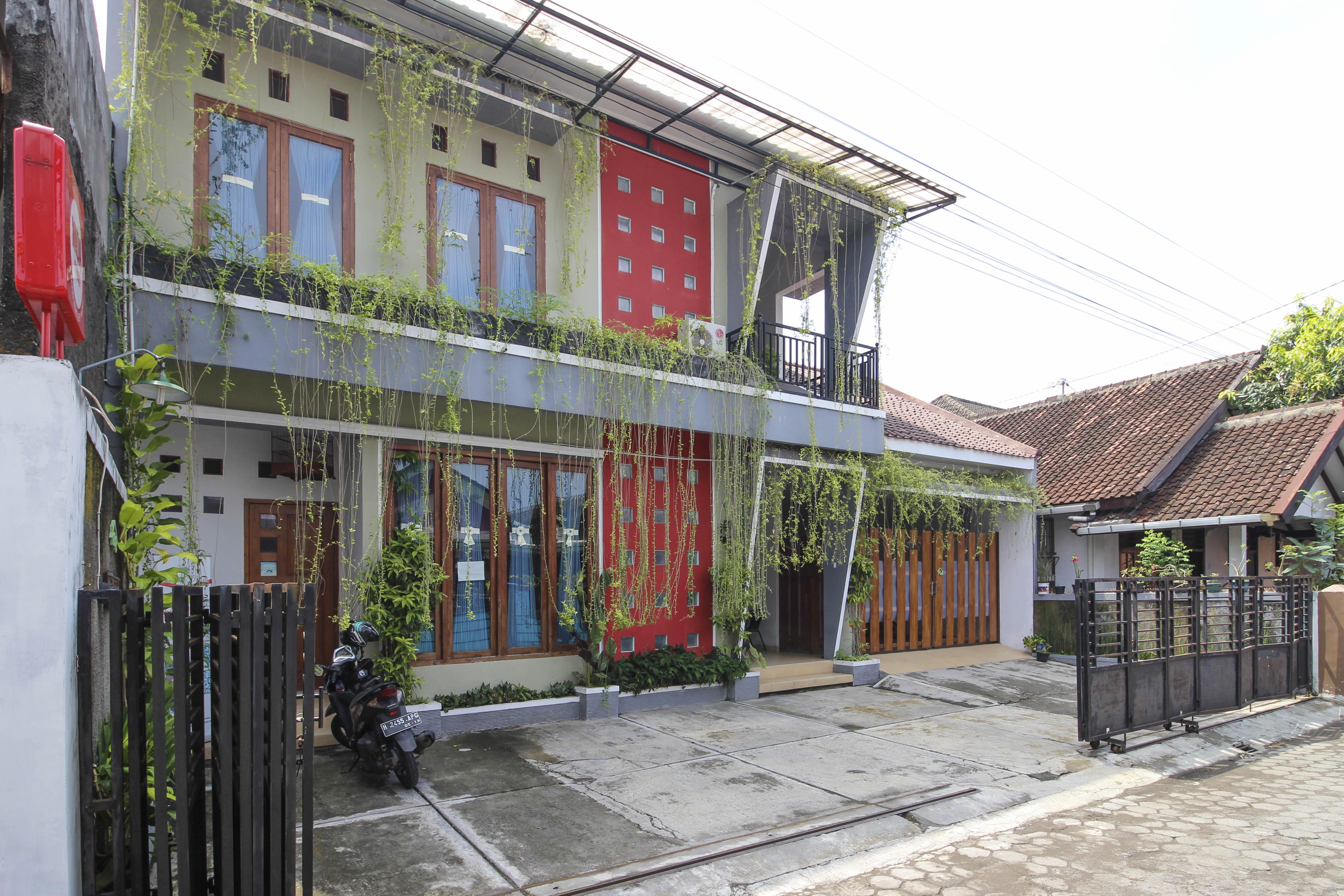 Reddoorz Near Hartono Mall Kejayan Eksteriør bilde