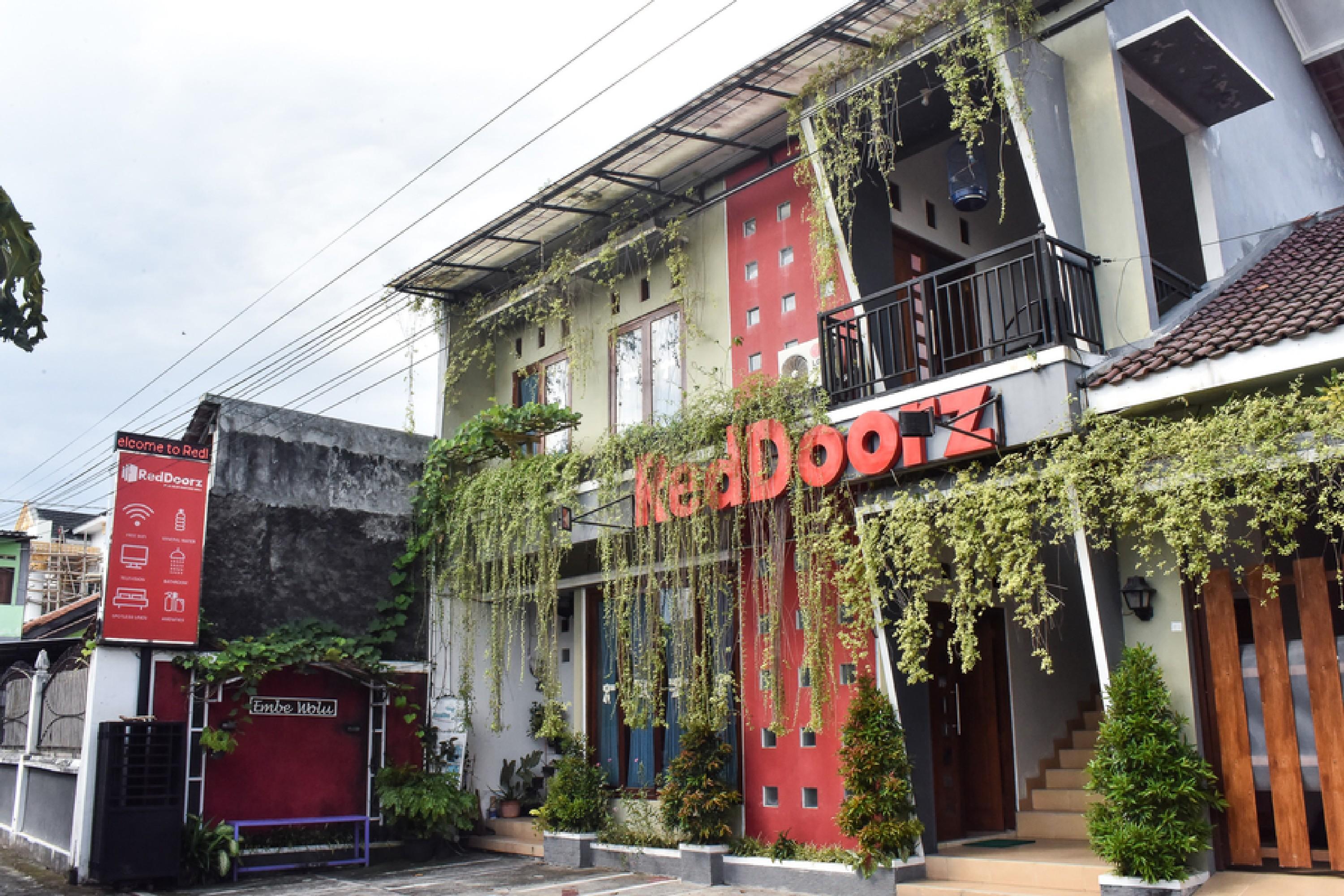 Reddoorz Near Hartono Mall Kejayan Eksteriør bilde